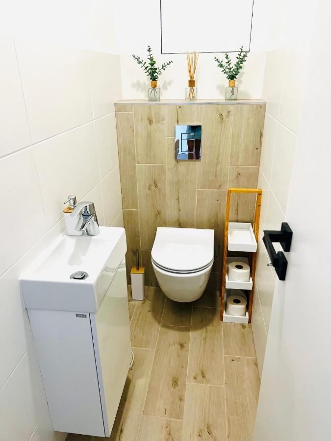 Urban Vista Apartment Lipótszentmiklós Kültér fotó
