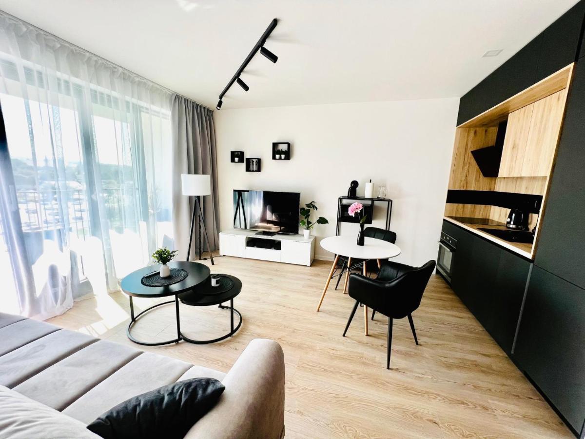 Urban Vista Apartment Lipótszentmiklós Kültér fotó