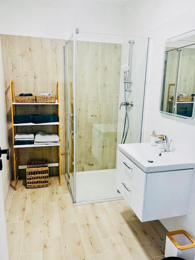 Urban Vista Apartment Lipótszentmiklós Kültér fotó