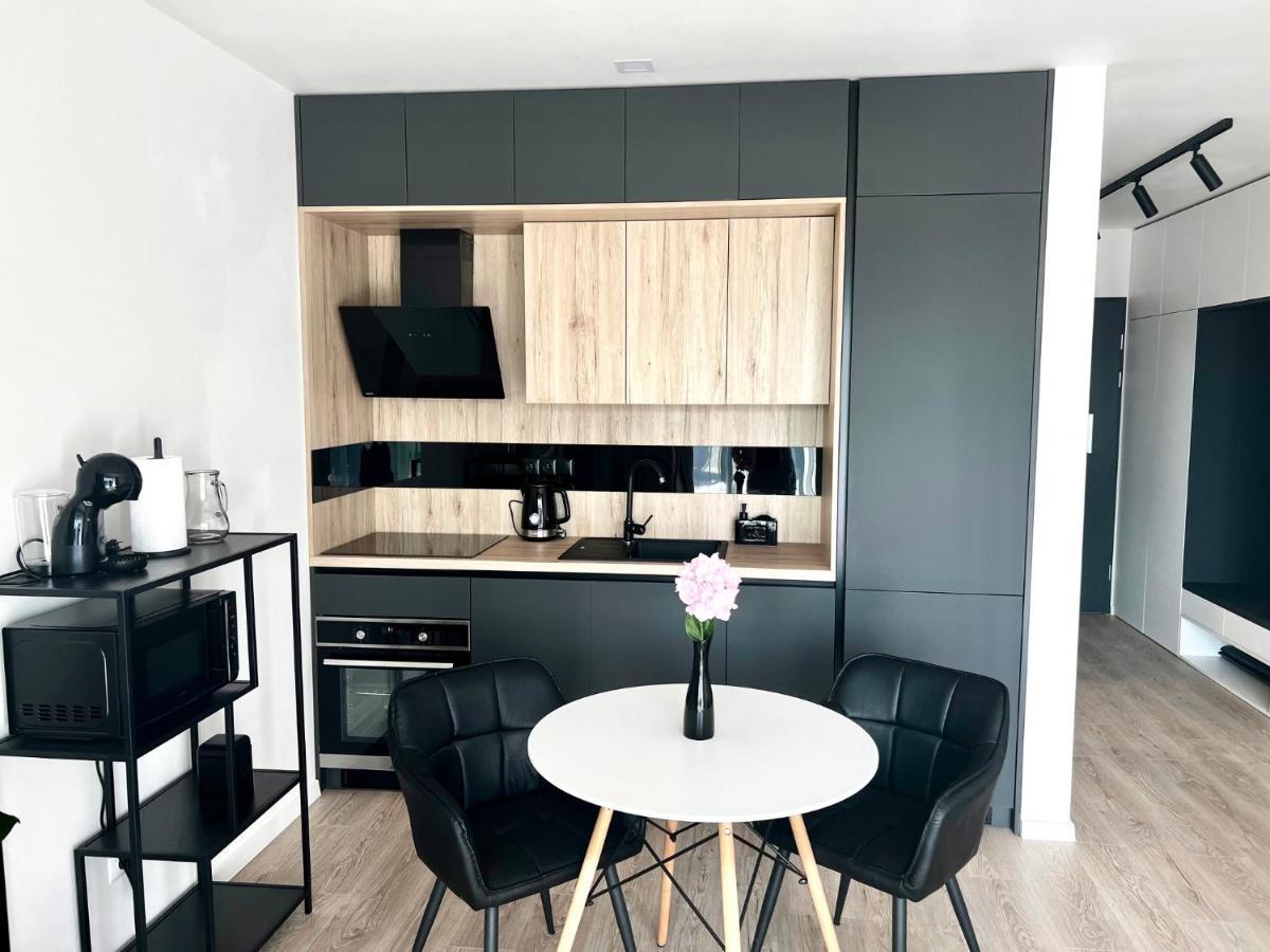 Urban Vista Apartment Lipótszentmiklós Kültér fotó
